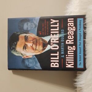 Killing Reagan by - Black and Red Hardcover
